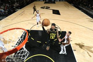 地位并非偶 地位并非偶